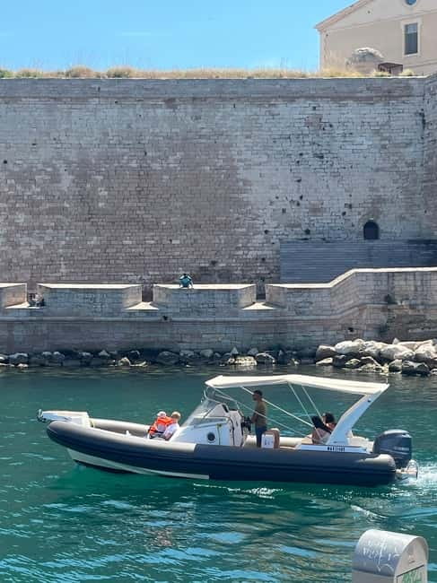 Marseille: Set sail for the Château d'If and the Frioul Islands - Along Marseille’s coast to Vallon des Auffes