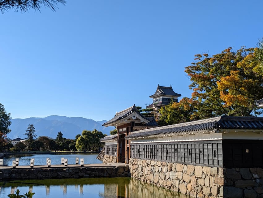 Matsumoto Castle Tour & Soba Noodle Making Workshop - Eating the noodles you cut yourself