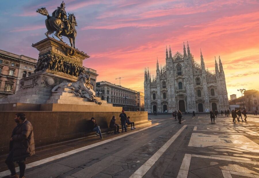 Milan Cathedral, Sforza Castle and Michelangelo’s Pietà Tour - Walking Via Dante to Sforza Castle