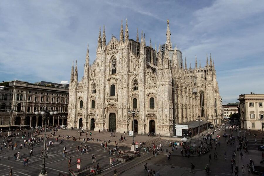 Milan: Duomo, Sforza Castle, and Pieta Guided Tour - Galleria Vittorio Emanuele II and the city’s grand center