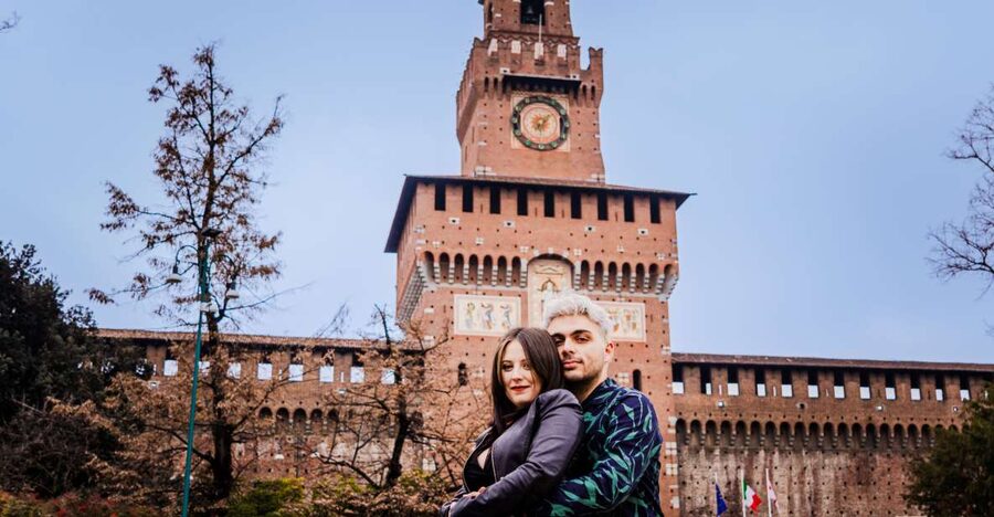 Milan: Professional Photoshoot Outside Sforza Castle - What Happens During the 15 to 45 Minute Shoot