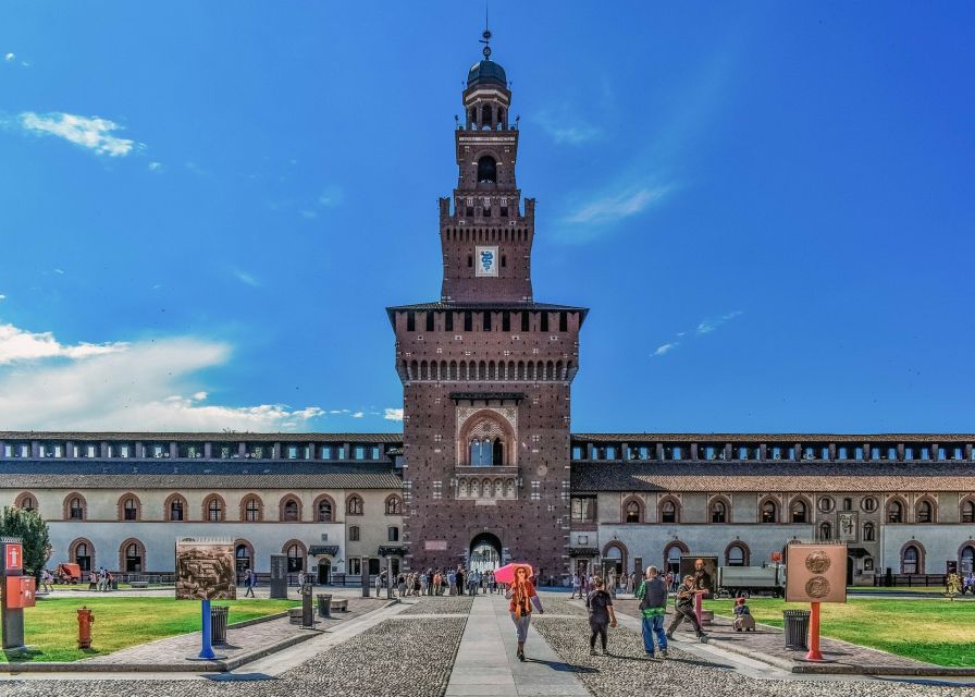 Milan: Sforza Castle and Michelangelo's Pietà Rondanini Tour - Entering Sforza Castle through Piazza Castello