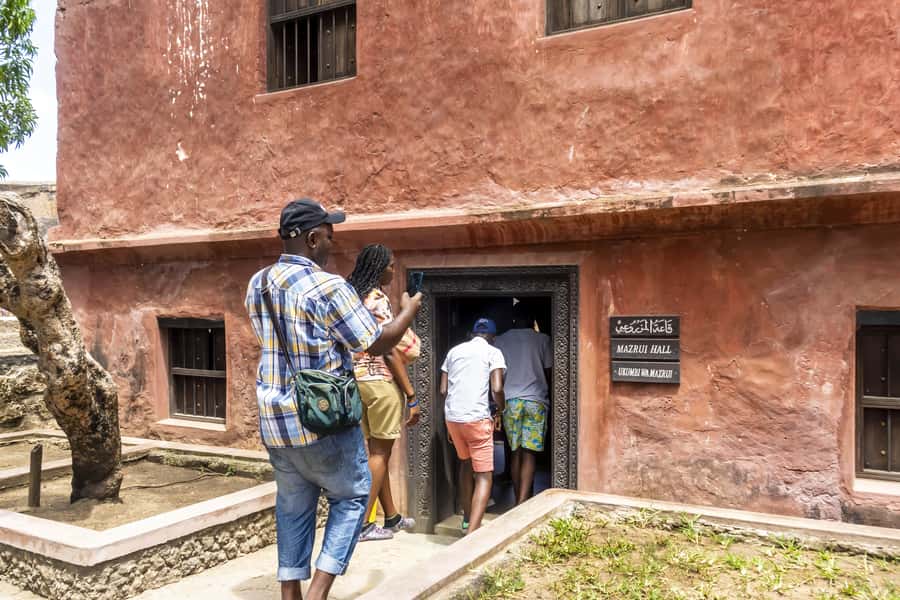 Mombasa City Tour: Fort Jesus Museum, Old Town & Haller Park - Haller Park and the giraffe feeding