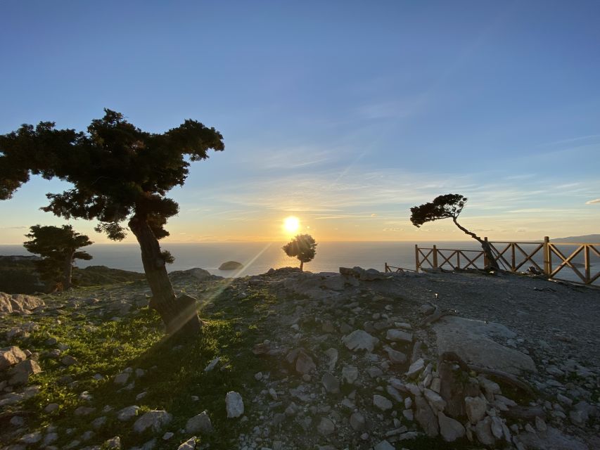 Monolithos: Small Group Hike and Sunset at Monolithos Castle - Practical details before you reserve