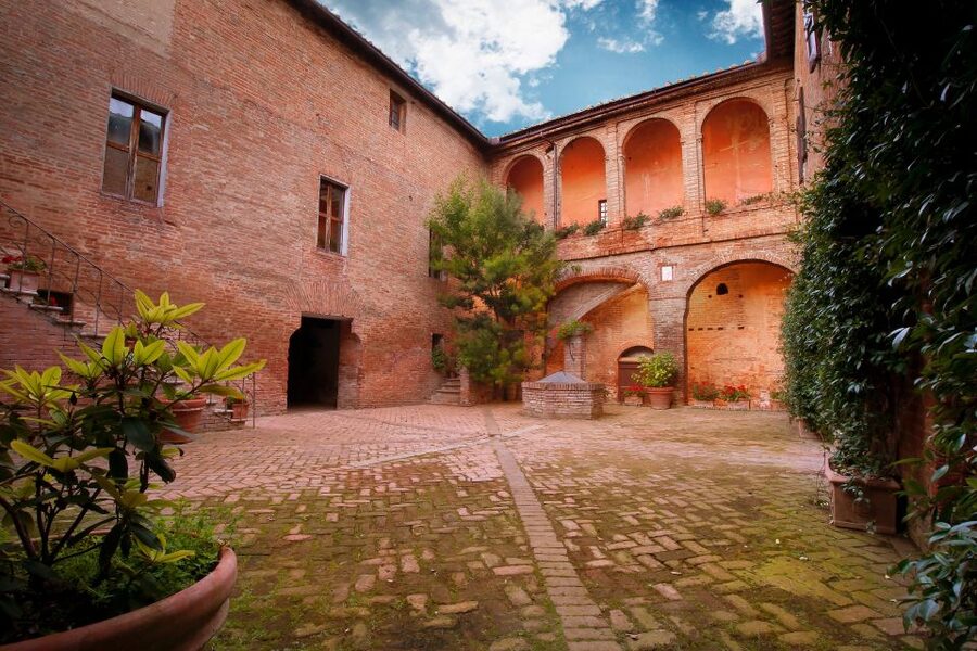 Montalcino: Brunello Wine Tasting & Lunch in a Tuscan Castle - Final verdict: book it for the setting, food, and guide