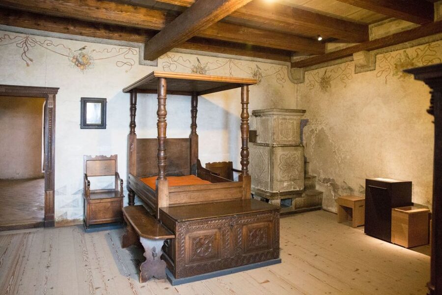 Montreux: Chateau Chillon Entrance Ticket - Permanent and Temporary Exhibitions