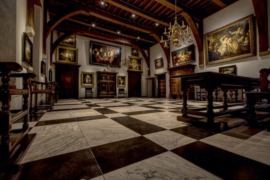 Muiden: Entry Ticket to Muiderslot Castle - Making two hours work well