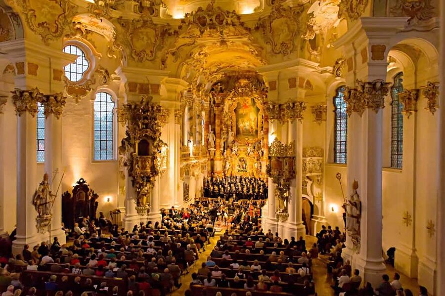 Munich: Neuschwanstein Castle Chinese Day Tour - Hohenschwangau and Alpsee, two useful additions