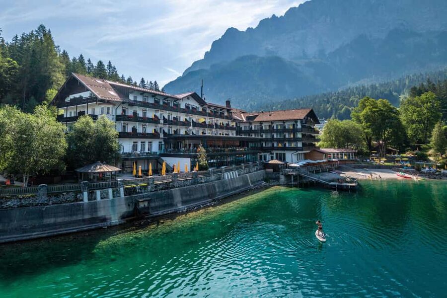 Munich: Neuschwanstein & Zugspitze, Eibsee + Austria, Privat - One long day from Munich to the Alps