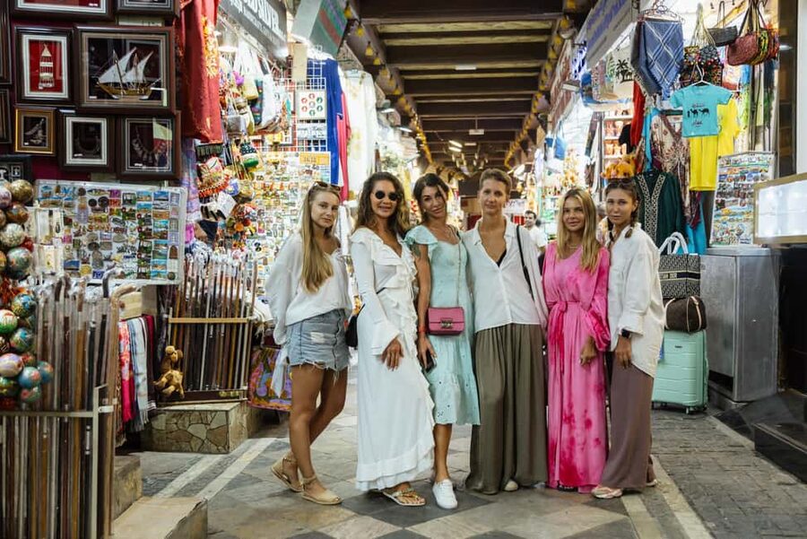 Muscat: Guided Walking Tour of Corniche, Souq & Mutrah Fort - Starting beside Mutrah Fish Market