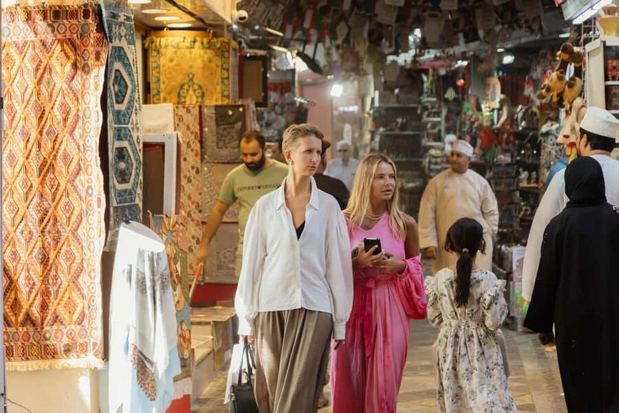Muscat: Guided Walking Tour of Corniche, Souq & Mutrah Fort - Who should book this Mutrah experience