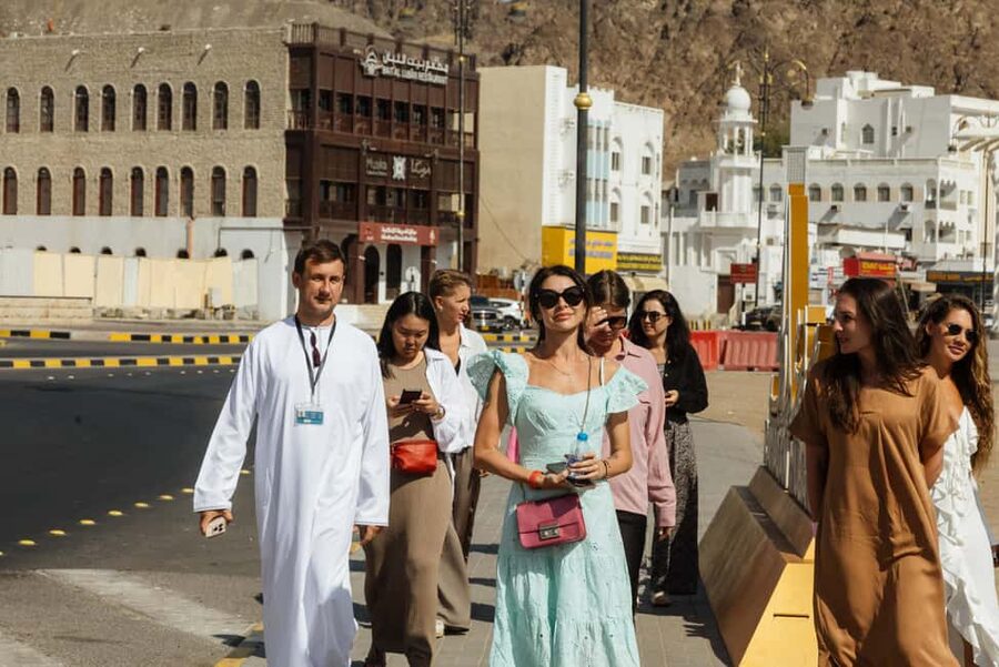 Muscat: Guided Walking Tour of Corniche, Souq & Mutrah Fort - Walking the Corniche beside Muscat’s harbor