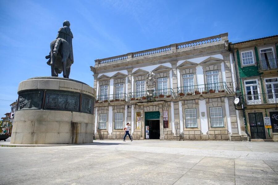 Museum of Decorative Arts - Viana do Castelo - The Costume Museum is part of the same ticket