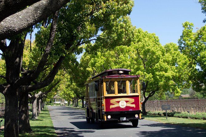 Napa Valley Wine Trolley Castle Tour - Lunch is useful, but the arrangement can change