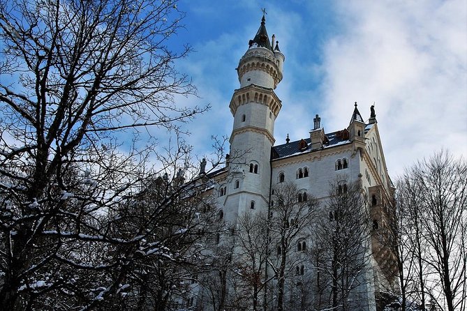 Neuschwanstein Castle Tour with Skip the Line from Hohenschwangau - Why the skip-the-line ticket is the real advantage