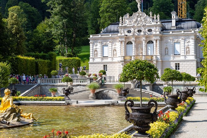 Neuschwanstein & Linderhof Castle-Fairytale Day Tour from Munich - Oberammergau by coach