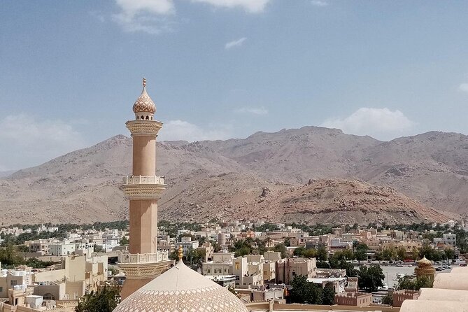 Nizwa Fort-Nizwa Souq-Misfah Al Arbyeen-Jebel Shams - Private Full Day Tour - The guides and the private 4x4