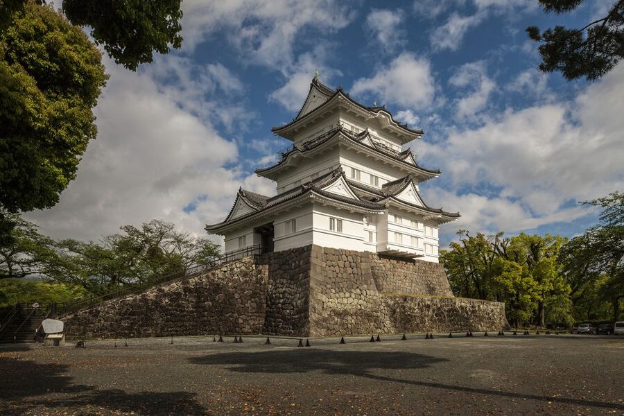 Odawara: Odawara Castle and Town Guided Discovery Tour - Inside the Odawara Castle main keep