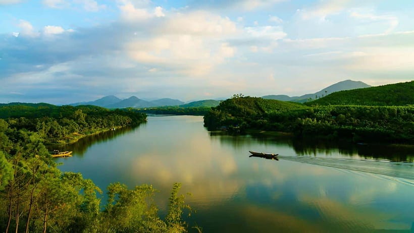 Official Hue: Dragon Boat, Imperial Citadel, & Market tour - Starting on the Perfume River by dragon boat