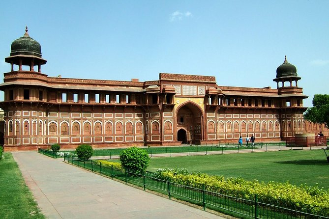 Official Tour Guide For Sunrise Taj Mahal and Agra Fort Tour - How the private format affects your morning