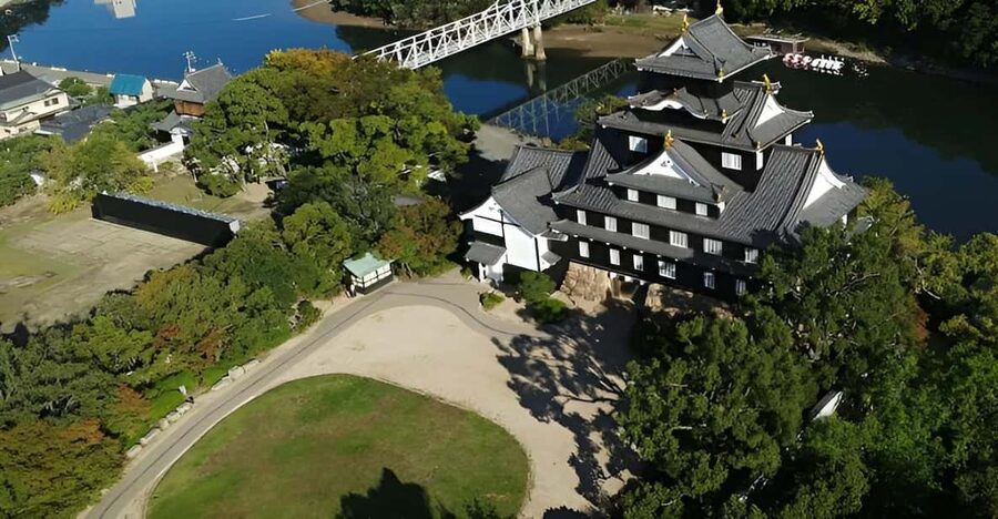 Okayama Castle Admission Ticket - Getting in and handling the ticket