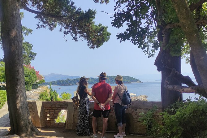 Old fortress and Corfu Old Town: History and culture - Entering the Old Venetian Fortress