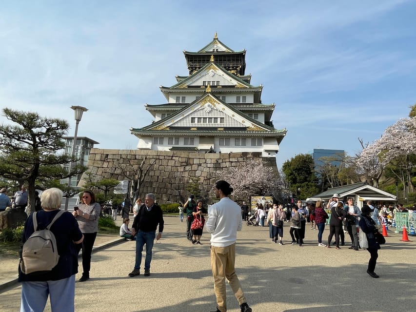 Osaka Castle Guided Tour - What the guides add