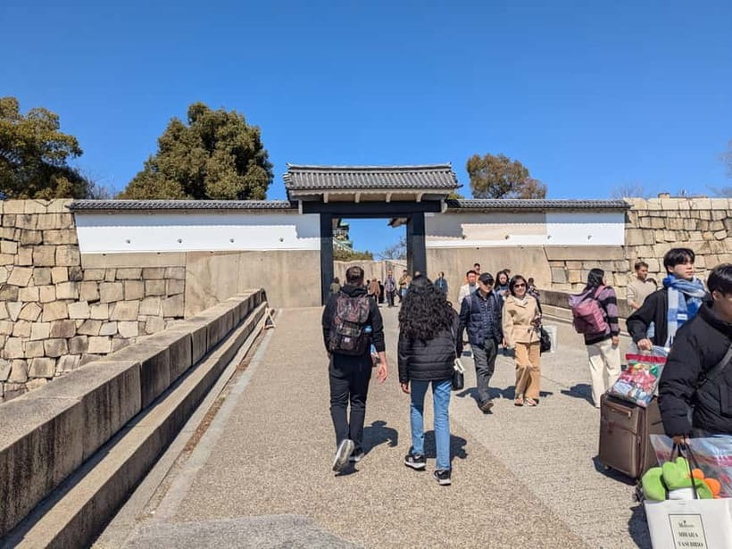 Osaka: Osaka Castle Guided Tour with Local Guide - The eighth-floor view is worth the climb