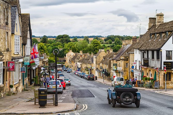 Oxford, Stratford, Cotswolds & Warwick Castle Tour from London - The guide can make or break the day
