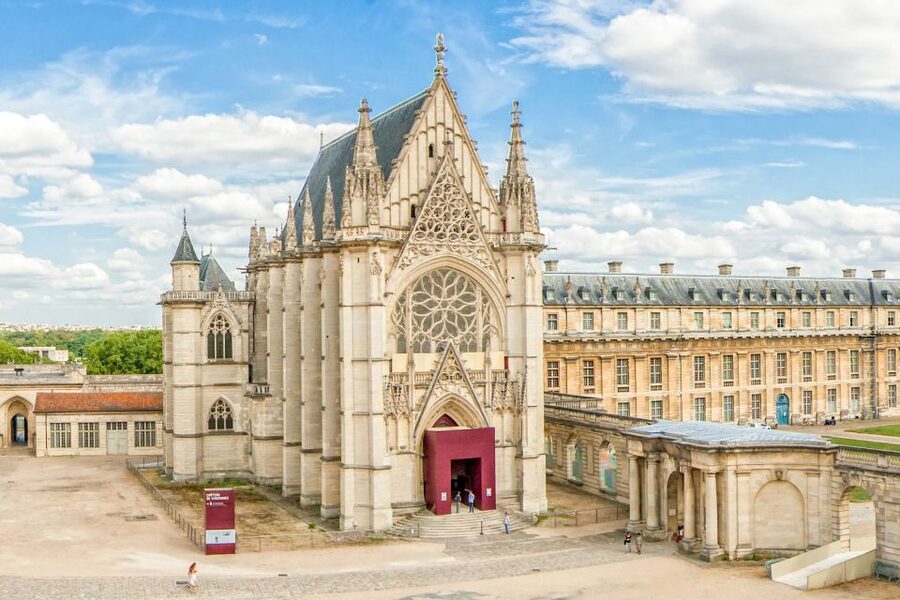 Paris: Château de Vincennes Entry Ticket - Entering the 14th-century fortress