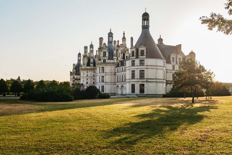 Paris: Loire Valley Chambord Castle, Wine Tasting & Lunch - Château de Chambord and its Renaissance design