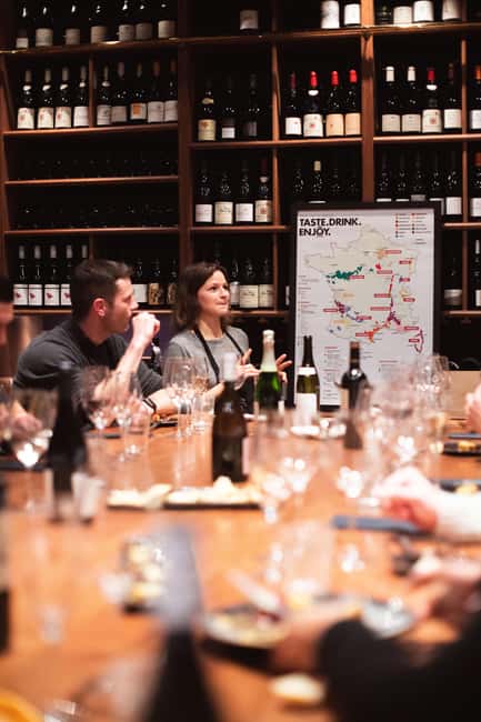 Paris: O Chateau's Wine Tasting Dinner - How the 90-minute evening works