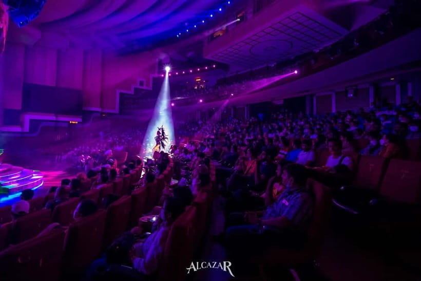 Pattaya: Alcazar Cabaret Show Admission Ticket - What the audience response tells me