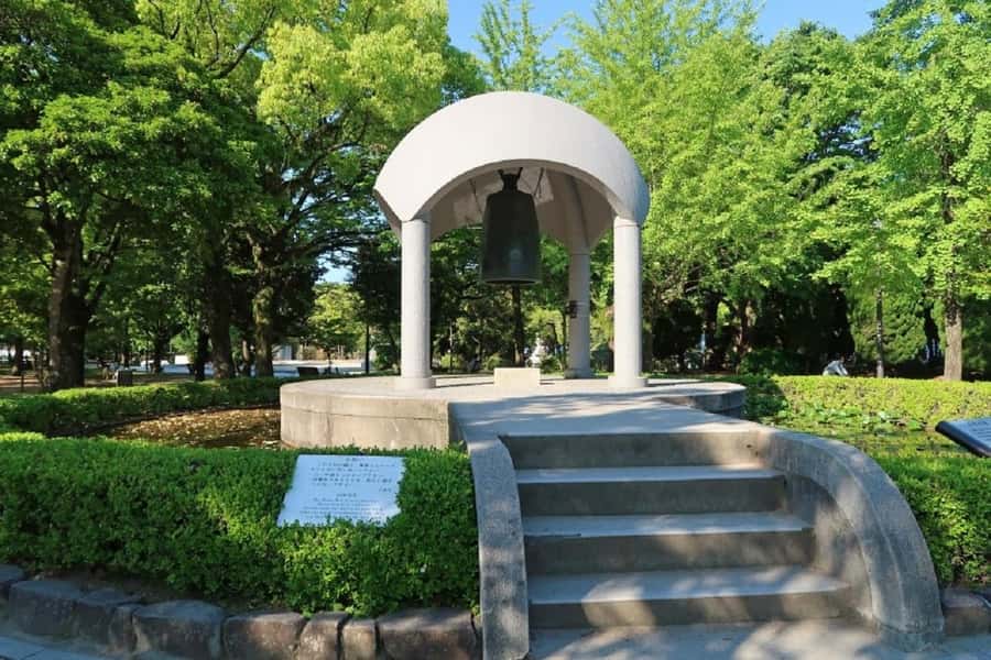 Peace Memorial Park, Hiroshima Castle, & Garden Private Tour - What the $82 price really buys you