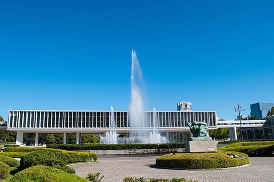 Peace Memorial Park, Hiroshima Castle, & Garden Private Tour - Who should book this experience
