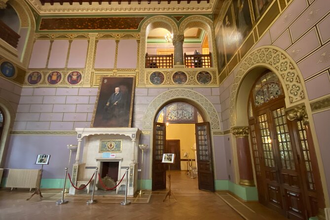 Peles and Cantacuzino Castles Small Group Day Tour from Brasov - Who should book this small-group tour