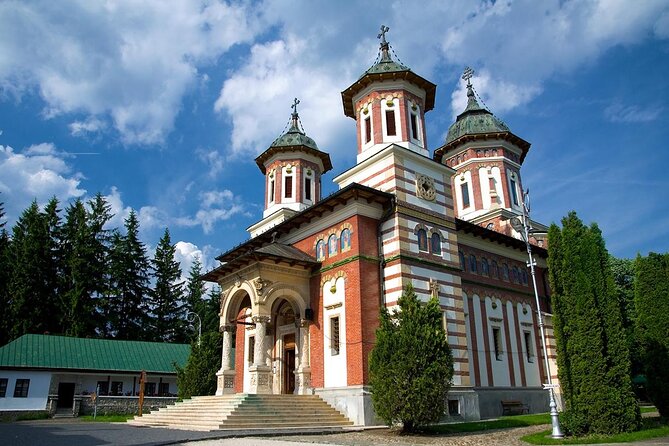 Peles & Cantacuzino Castles: Gourmet Wine & Cultural Day trip - Who should book this castle and wine day
