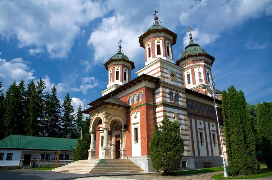 Peles & Cantacuzino Castles: Gourmet Wine & Cultural trip - Should you book Peles and Cantacuzino Castles?