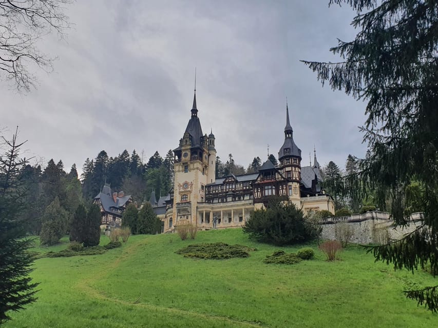 Peleș Castle, Bran Castles and Brasov City - Private Tour - Private transport makes the long day easier