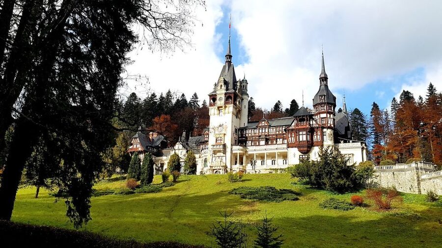 Peleș Castle, Bran Castles and Brasov City - Private Tour - Peleș Castle and the royal summer retreat