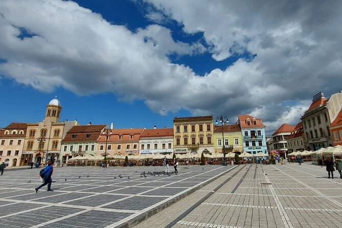 Peles Castle, Dracula Castle and Brasov old town - private tour from Bucharest - Brașov old town and the Black Church
