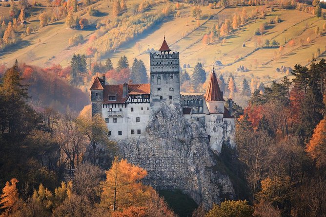 Peles Castle, Dracula's Castle and Medieval Town of Brasov in one day - The biggest weaknesses to weigh