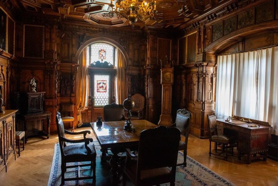 Peles, Dracula's Castles & Brasov: Private Day Trip & Pickup - What the $179 price really covers