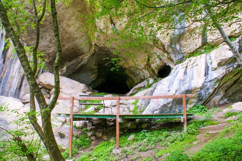 "Pëllumbas Cave, Erzeni Canyon & Petrelë Fortress Excursion" - The zip line is for people who genuinely like heights