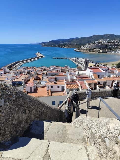Peñiscola: Castle & Walled City Spanish Guided Tour - The first hour: stories, streets, and sea views