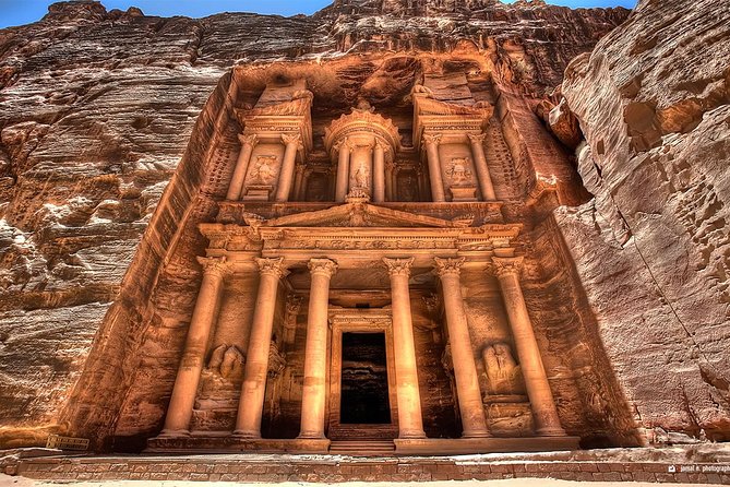 Petra, Little Petra and Shobak Castle - Private Tour From Amman - Entering Petra through the Siq
