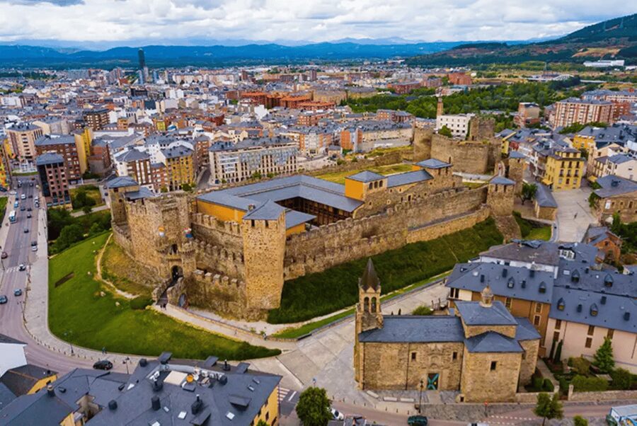 Ponferrada: Castle of the Templars Entry and Guided Tour - Why Ponferrada Castle deserves your time