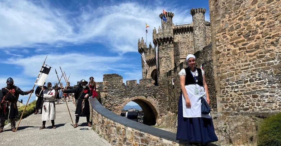 Ponferrada: City & Castle of the Templars Tour - Walking from Plaza de la Encina into old Ponferrada