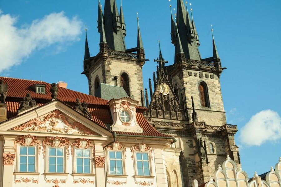 Prague: 3-Hour Old Town and Prague Castle Tour in German - Key points to know before you book