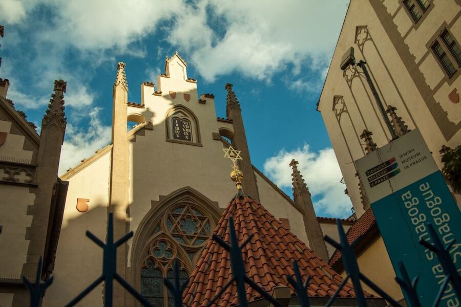 Prague: 3-Hour Old Town and Prague Castle Tour in German - Why this route works on a first day in Prague